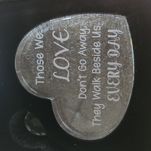 In Loving Memory Gift Box - Picture 2 of 7